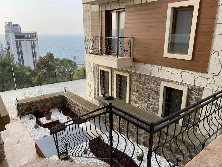 Stylish Triplex Apartment In The Heart Of Izmir